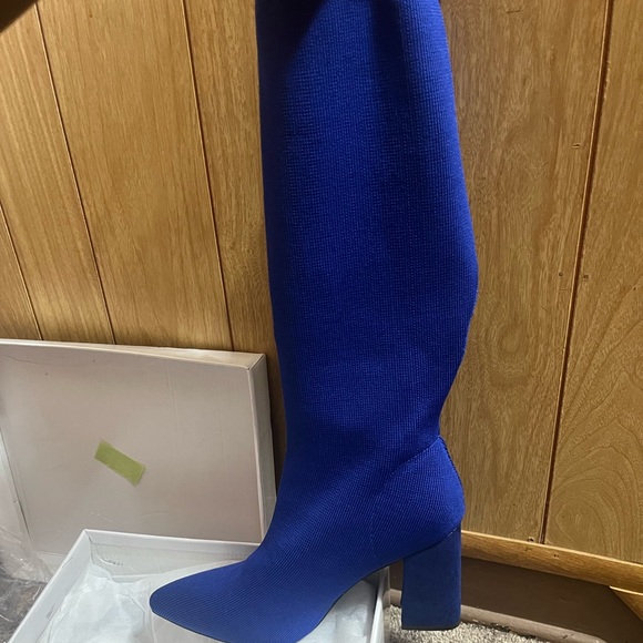 Size 10, cobalt blue 2” heel, pull on, stretch boot, large calf friendly!!! - Picture 6 of 9